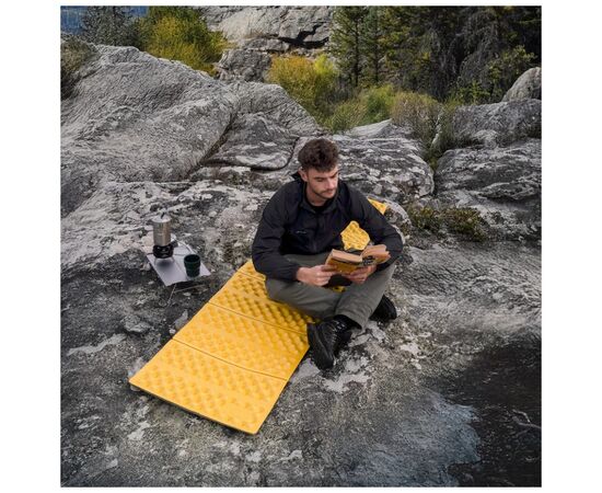 Туристический коврик Naturehike IXPE CNK2550WS030, алюмінієва плівка, 18 мм, медово-золотий (6977465868190), изображение 7