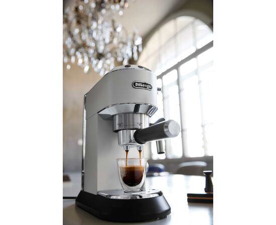 Рожковая кофеварка эспрессо DeLonghi EC685W, изображение 7