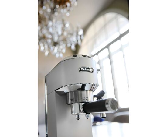 Рожковая кофеварка эспрессо DeLonghi EC685W, изображение 8