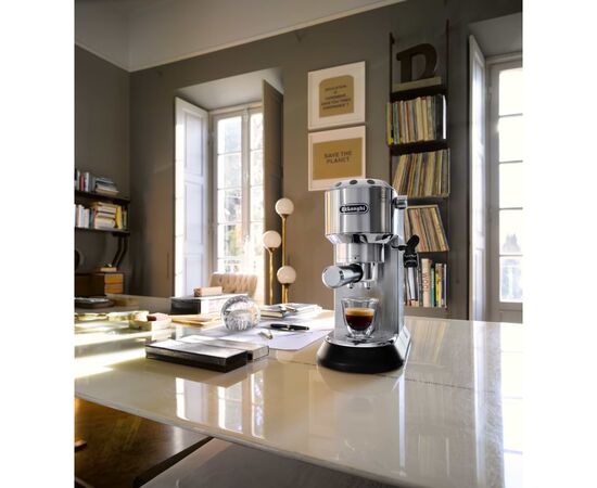 Рожковая кофеварка эспрессо DeLonghi EC685.M, изображение 7