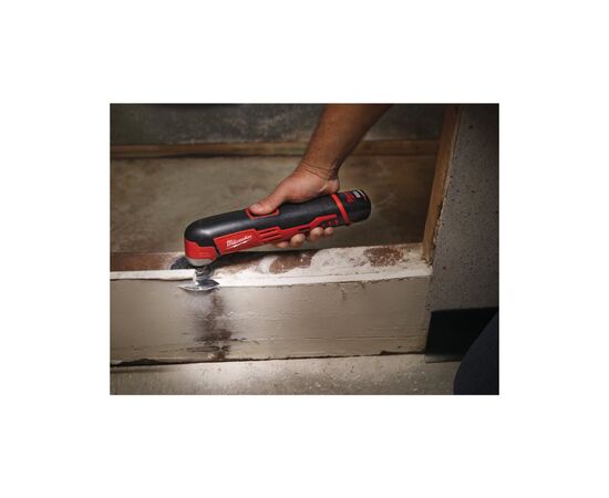 Реноватор Milwaukee C12 MT-402B Li-Ion, 2x4Ah, сумка (4933441705), зображення 6