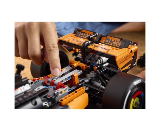 Конструктор LEGO Technic Автомобіль McLaren MCL39 F1 (42228), зображення 9
