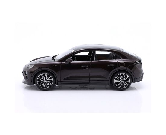 Масштабная модель автомобиля Bburago Автомодель - Porsche Macan 4 Electric черный, 1:24 (18-21114), изображение 2
