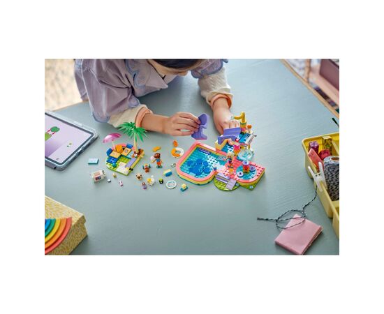 Конструктор LEGO Friends Веселый день в аквапарке (42676), изображение 10