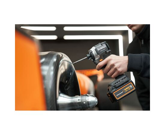Шуруповерт DeWALT McLaren F1 TEAM LIMITED EDITION, 18V, АКБ 2x5Ah, 205Нм, 1000-2800-3250об/хв, кейс, ЗП, 1.0кг (DCF85MP2T), зображення 12