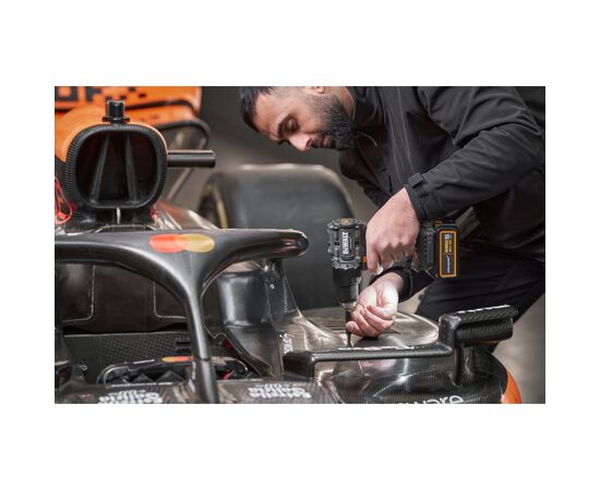 Шуруповерт DeWALT McLaren F1 TEAM LIMITED EDITION, 18V, АКБ 2x5Ah, 90Нм, 0-450·0-1650об/хв, кейс, ЗП, 1.34кг (DCD85MP2T), зображення 8